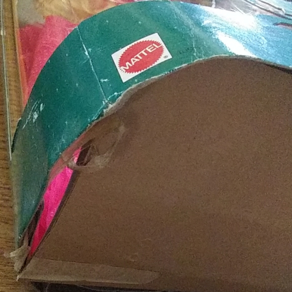 1990 Holiday Barbie & Ornament - Picture 2 of 6